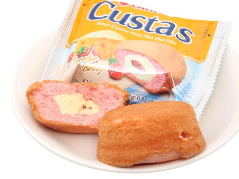 Bánh bông lan kem phô mai dâu Custas