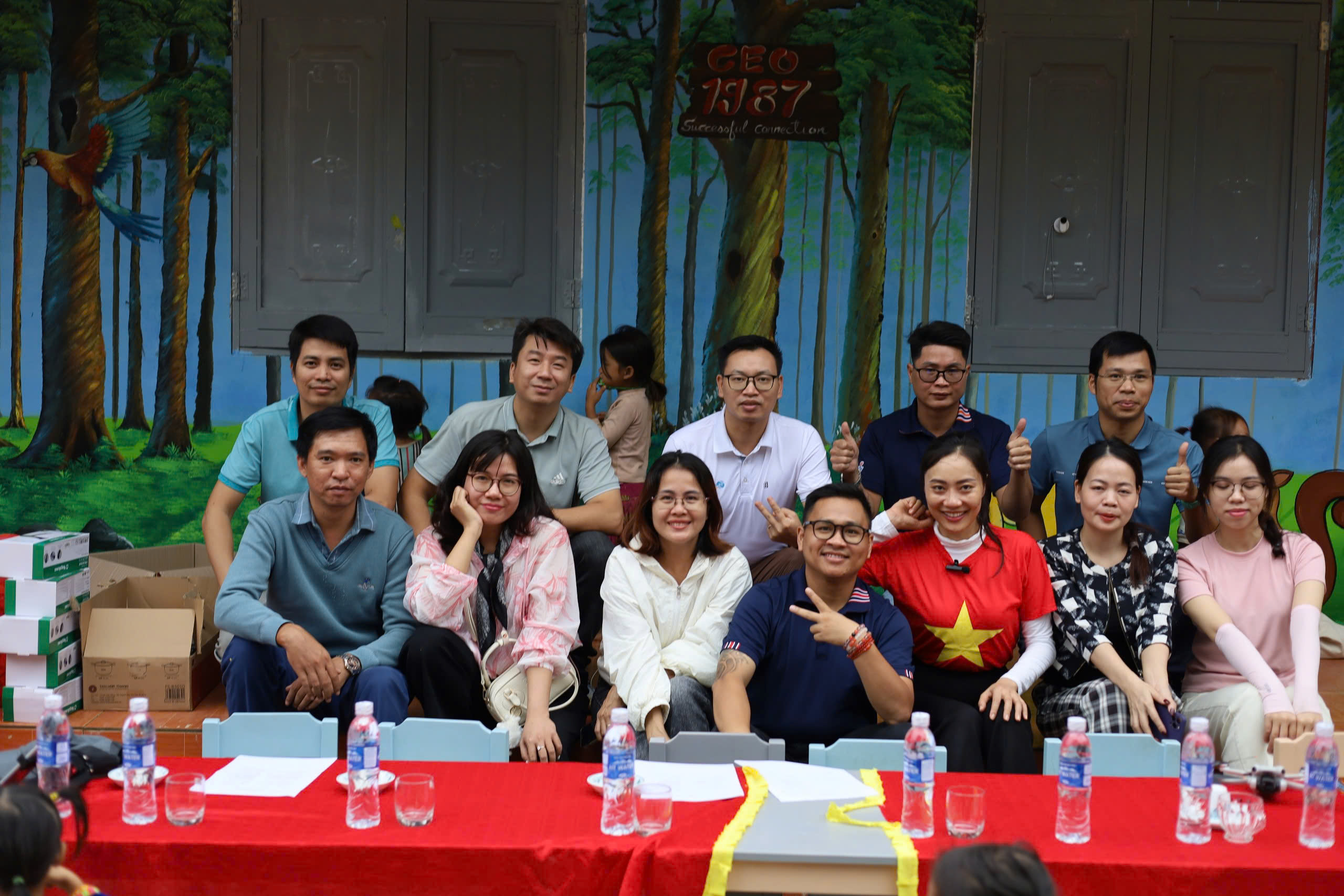 Đại diện ban thiện nguyện CLB CEO 87