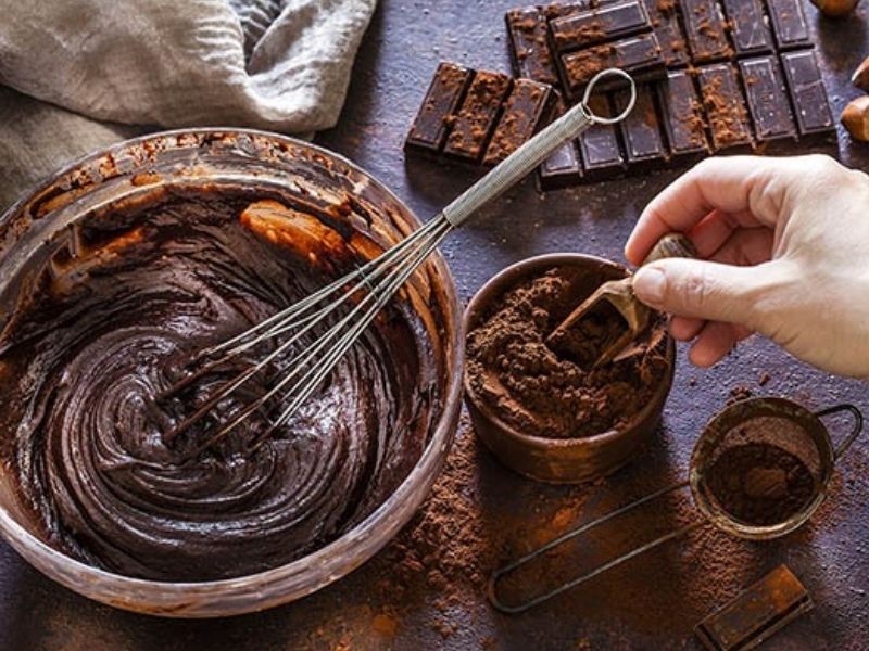 Chuẩn bị nguyên liệu làm socola 